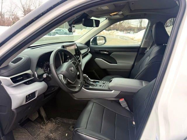 2025 Toyota Highlander XLE AWD (Natl)