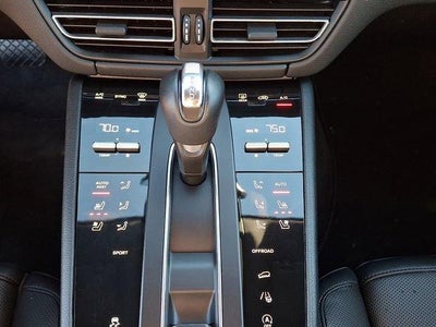 2024 Porsche Macan AWD