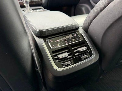 2017 Volvo XC90 T6 AWD 7-Passenger Momentum