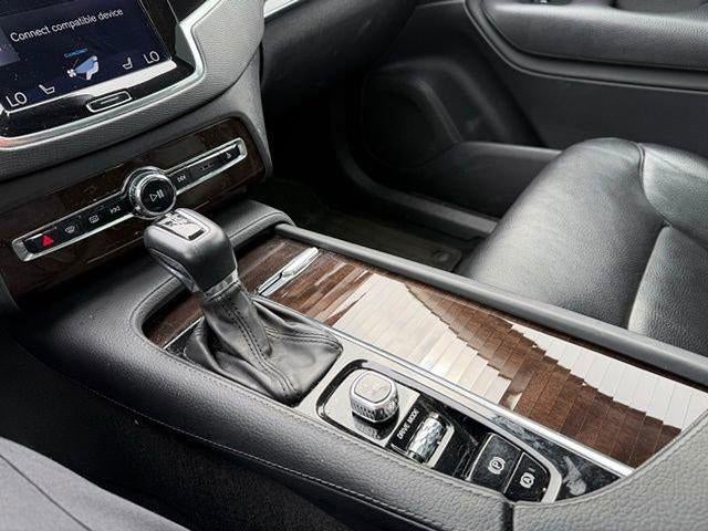 2017 Volvo XC90 T6 AWD 7-Passenger Momentum