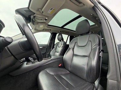 2017 Volvo XC90 T6 AWD 7-Passenger Momentum