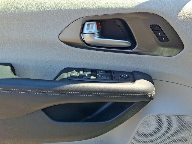 2024 Chrysler Pacifica Touring L FWD