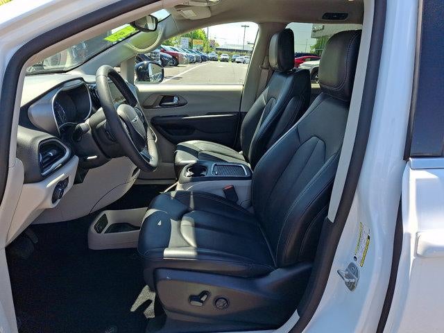 2024 Chrysler Pacifica Touring L FWD