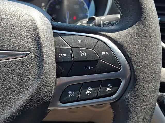 2024 Chrysler Pacifica Touring L FWD