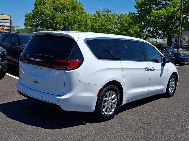 2024 Chrysler Pacifica Touring L FWD