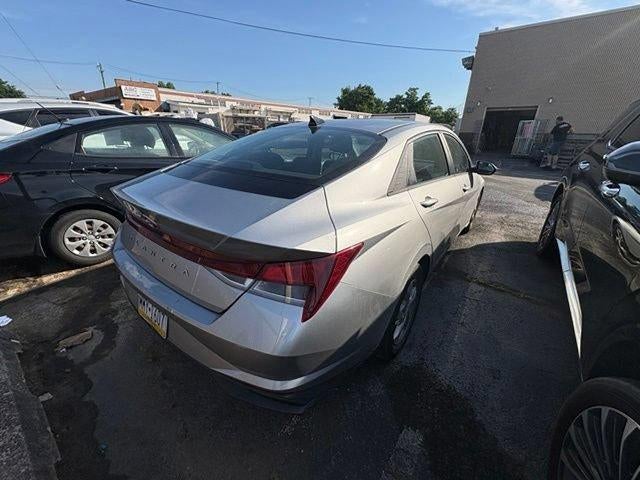 2021 Hyundai ELANTRA SE IVT