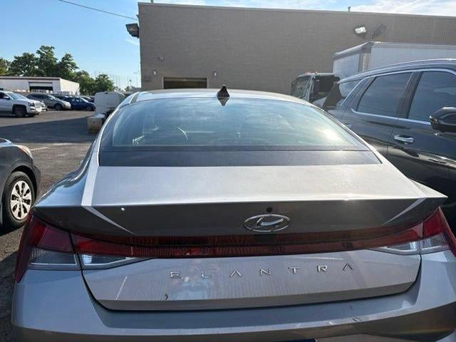2021 Hyundai ELANTRA SE IVT