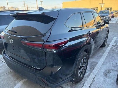 2025 Toyota Highlander XLE AWD (Natl)