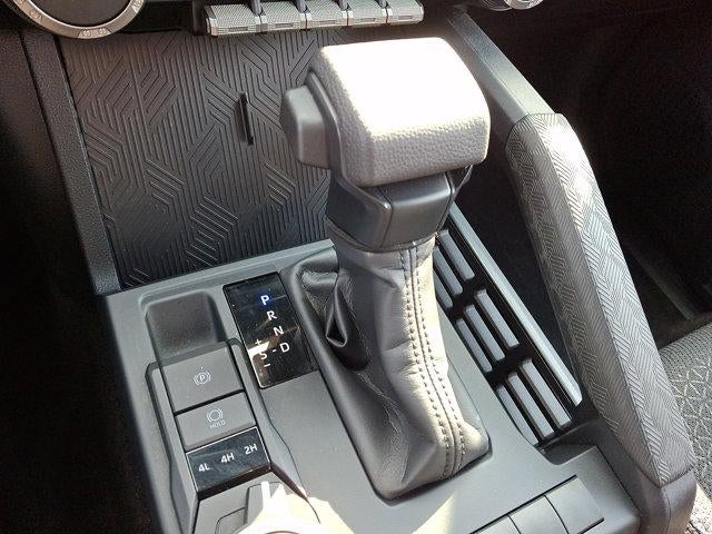 2025 Toyota 4Runner SR5 4WD (GS)