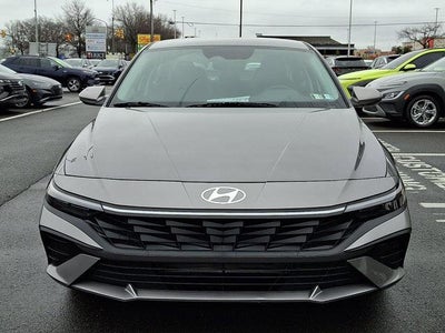 2024 Hyundai ELANTRA SE IVT