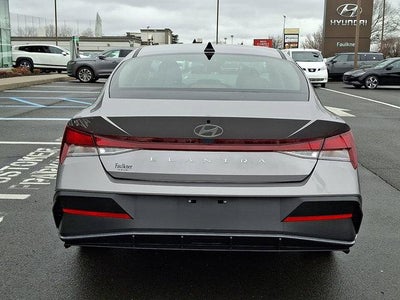 2024 Hyundai ELANTRA SE IVT