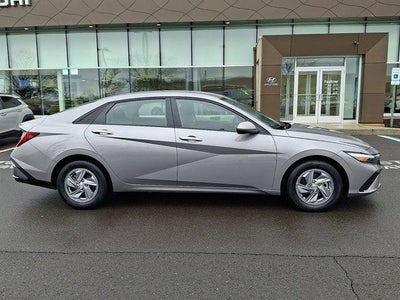 2024 Hyundai ELANTRA SE IVT