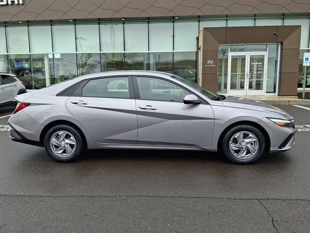 2024 Hyundai ELANTRA SE IVT