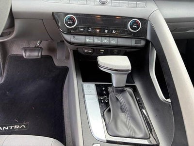2024 Hyundai ELANTRA SEL IVT