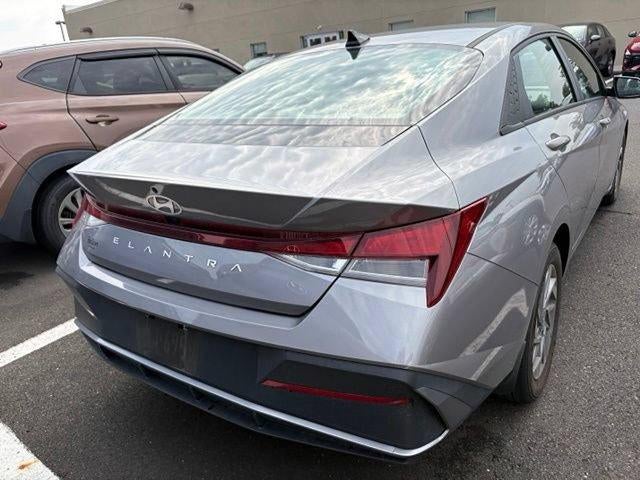 2024 Hyundai ELANTRA SEL IVT