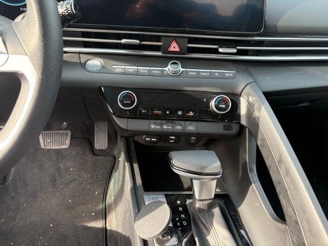 2024 Hyundai ELANTRA SEL IVT