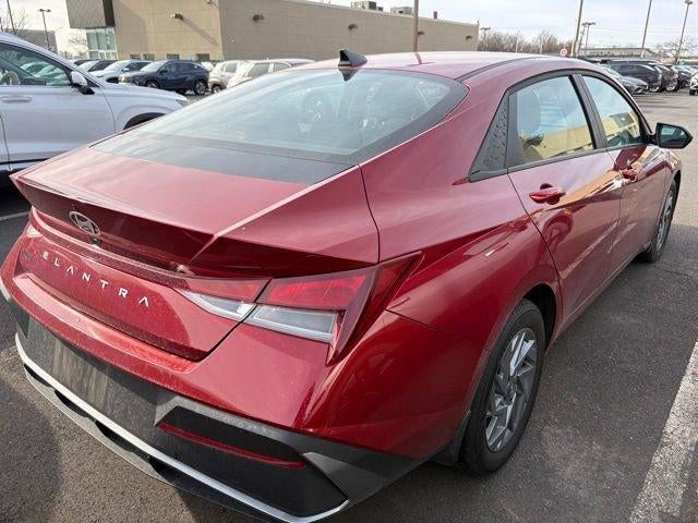 2024 Hyundai ELANTRA SEL IVT