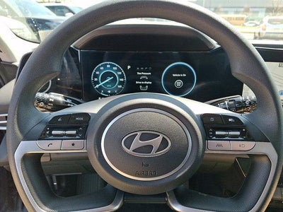 2024 Hyundai ELANTRA SEL IVT