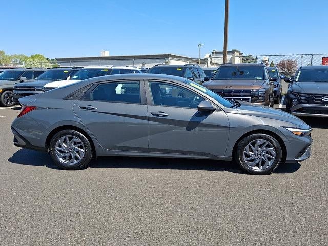 2024 Hyundai ELANTRA SEL IVT