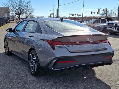 2025 Hyundai ELANTRA SEL Sport IVT
