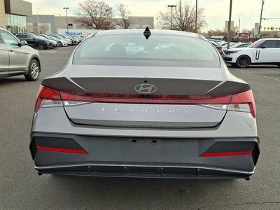 2024 Hyundai ELANTRA SEL IVT
