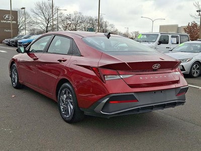 2024 Hyundai ELANTRA SEL IVT