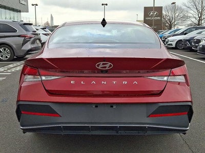 2024 Hyundai ELANTRA SEL IVT
