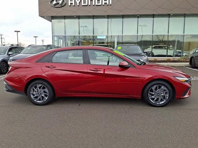 2024 Hyundai ELANTRA SEL IVT