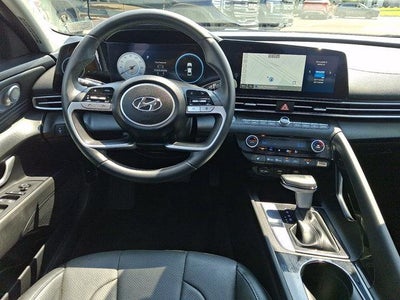 2023 Hyundai ELANTRA Limited IVT