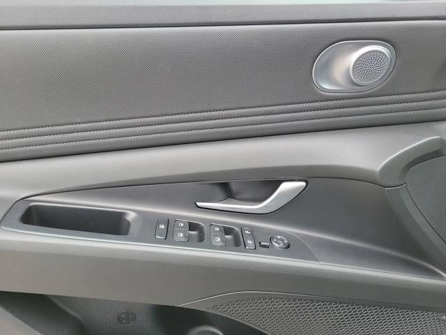 2023 Hyundai ELANTRA Limited IVT