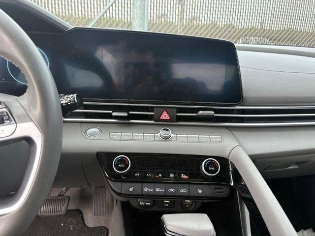 2023 Hyundai ELANTRA SEL IVT Convenience