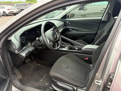 2024 Hyundai ELANTRA SEL IVT
