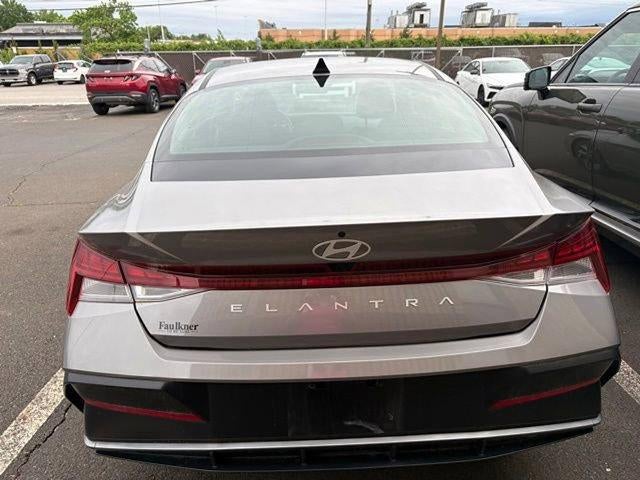 2024 Hyundai ELANTRA SEL IVT