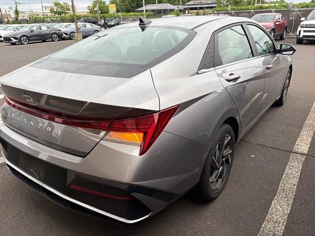 2024 Hyundai ELANTRA SEL IVT