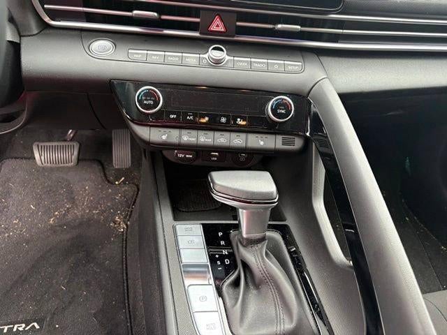2024 Hyundai ELANTRA SEL IVT