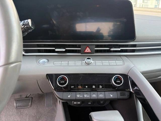2025 Hyundai ELANTRA SEL Convenience IVT