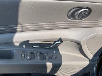 2025 Hyundai ELANTRA SEL Convenience IVT