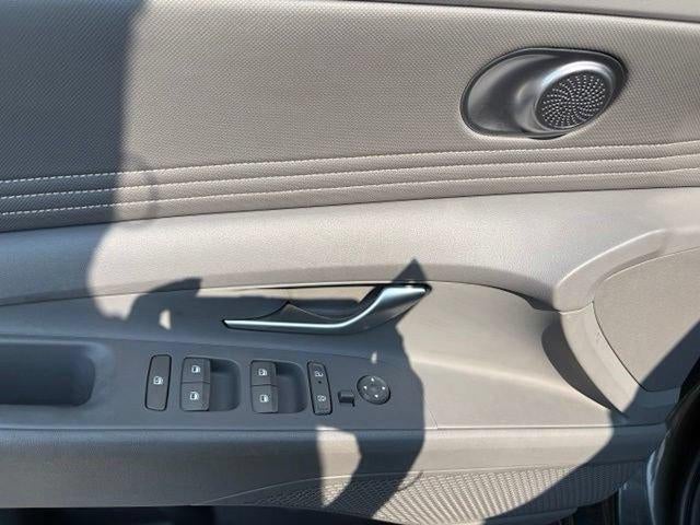 2025 Hyundai ELANTRA SEL Convenience IVT