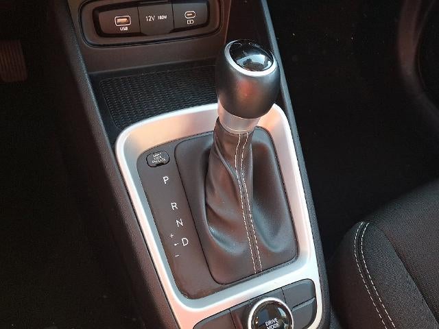 2025 Hyundai Venue SEL - Photo 16