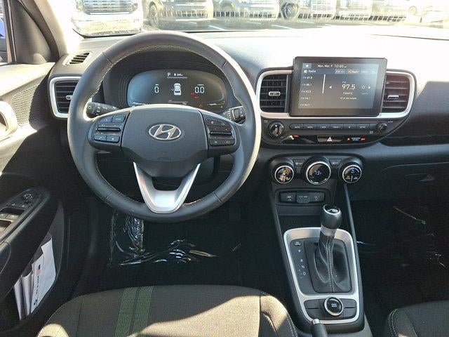 2024 Hyundai VENUE SEL IVT