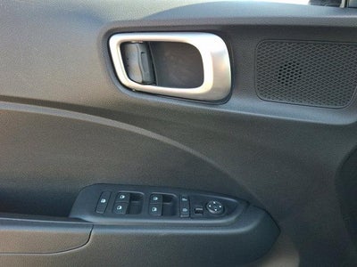 2024 Hyundai VENUE SEL IVT