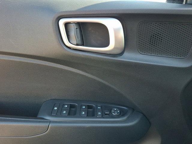 2024 Hyundai VENUE SEL IVT