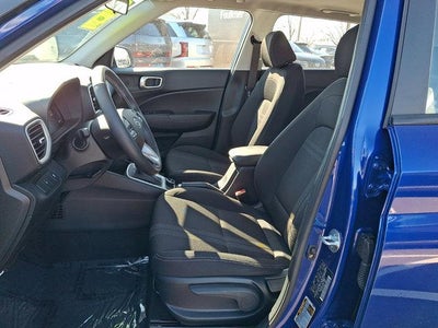 2024 Hyundai VENUE SEL IVT