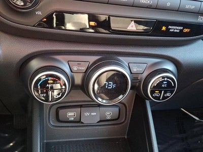 2024 Hyundai VENUE SEL IVT