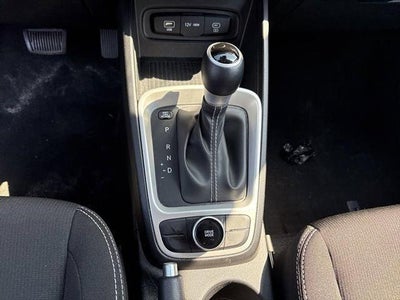 2025 Hyundai VENUE SEL IVT