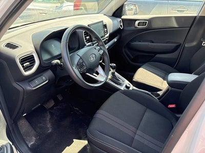 2025 Hyundai VENUE SEL IVT