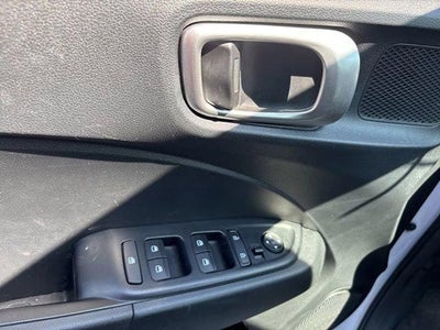 2025 Hyundai VENUE SEL IVT