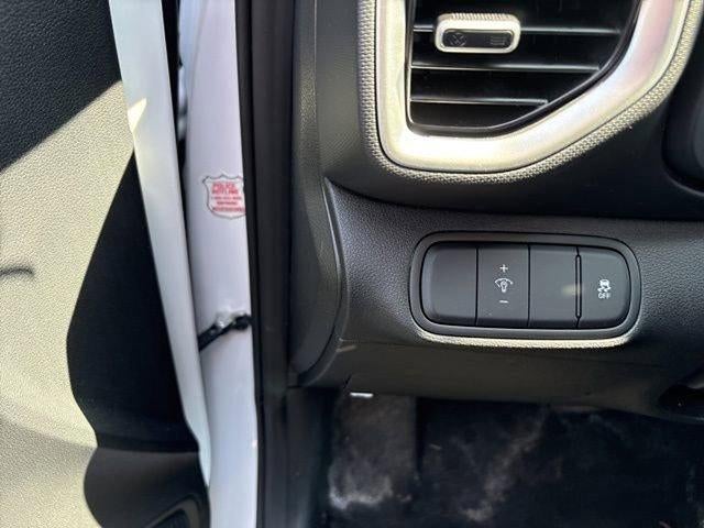 2025 Hyundai VENUE SEL IVT