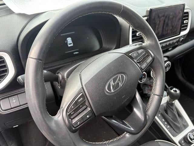 2023 Hyundai Venue Limited - Photo 10