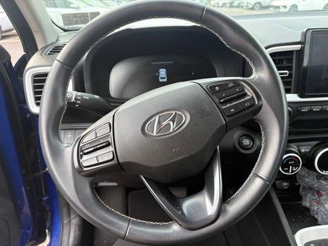 2023 Hyundai Venue Limited - Photo 16